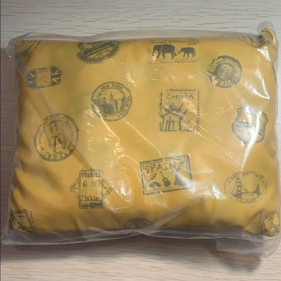 👜 BDG Printed Convertible Stamp Print Duffle Gym Bag – Lightweight & Foldable - Picture 3 of 4